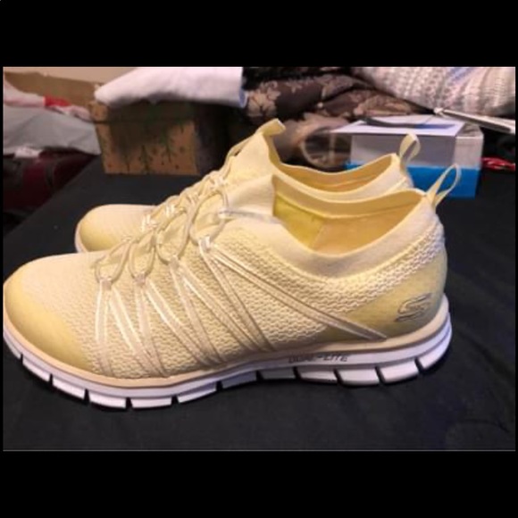 Brand New Light Yellow Sketchers Memory Foam - Picture 3 of 3